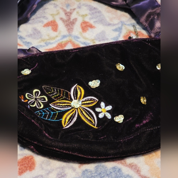 So. So real. So right. Purple Velvet Embroidered Hobo Shoulder Bag - Picture 6 of 6